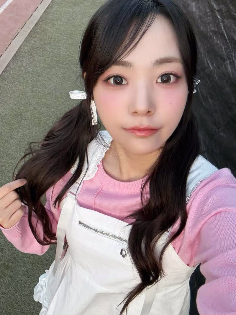 qwer 시요밍 벚꽃 나들이 인스타 6