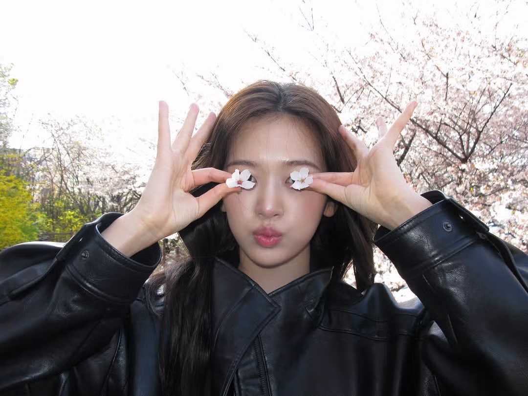 아이브 안유진 인스타(ft.엄마가 찍어준 여친짤🌸) 4