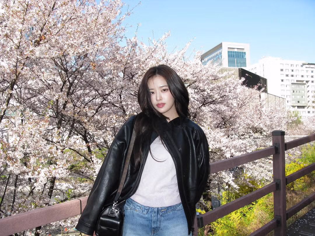 아이브 안유진 인스타(ft.엄마가 찍어준 여친짤🌸) 6