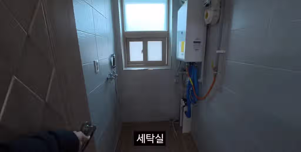 인생 첫 사무실 공개한 김선태 8