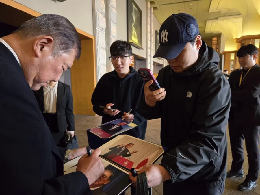 이시바 전 일본 총리 근황.jpg 2