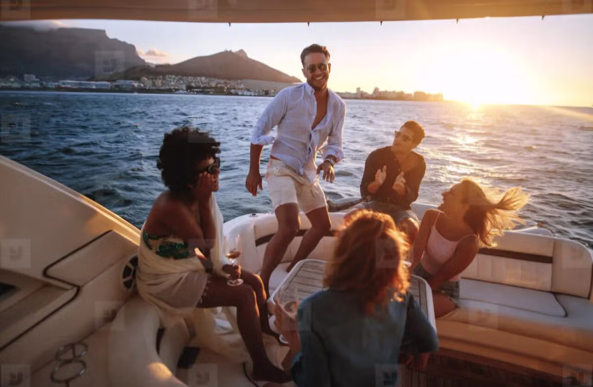 이란서민들은 인간고기방패,혁명수비대 자녀들은 미국 유럽 초호화생활 11