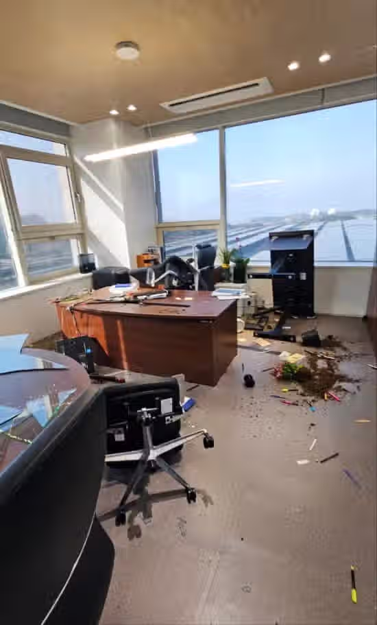 [단독] 무단외출 막았다고…임원실 때려 부순 현대차노조 2