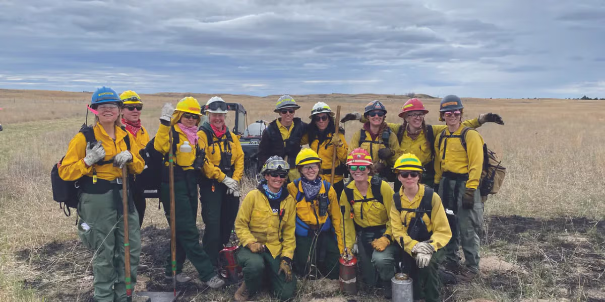 여성 소방관 컨퍼런스 훈련 중 대형화재, 주민 대피 2