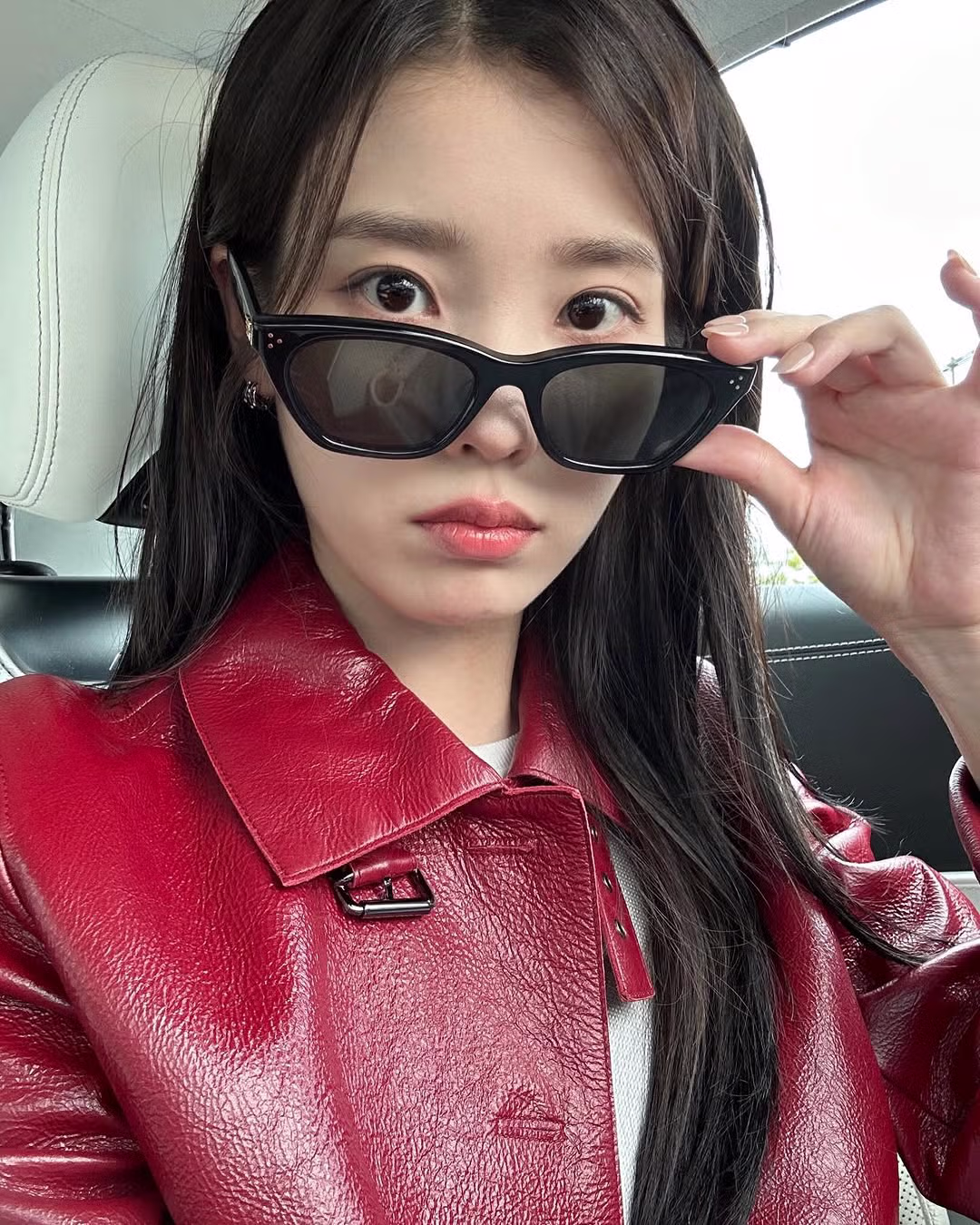 아이유 인스타 대군부인 비하인드 사진 업뎃 (with 변우석, 이연, 허남준, 노상현) 2