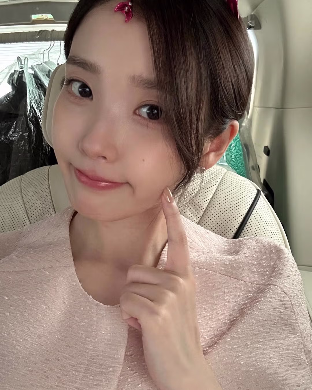 아이유 인스타 대군부인 비하인드 사진 업뎃 (with 변우석, 이연, 허남준, 노상현) 5