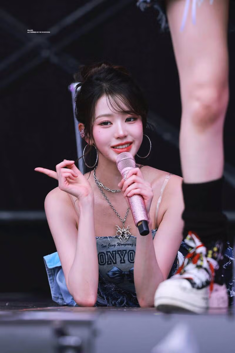 더위 안타는 장원영이 땀 억수로 흘린 날 5