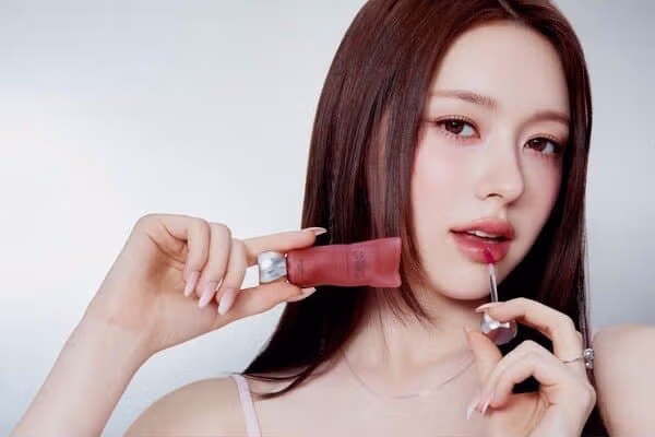 화장품 브랜드 모델 된 피프티피프티 문샤넬 5