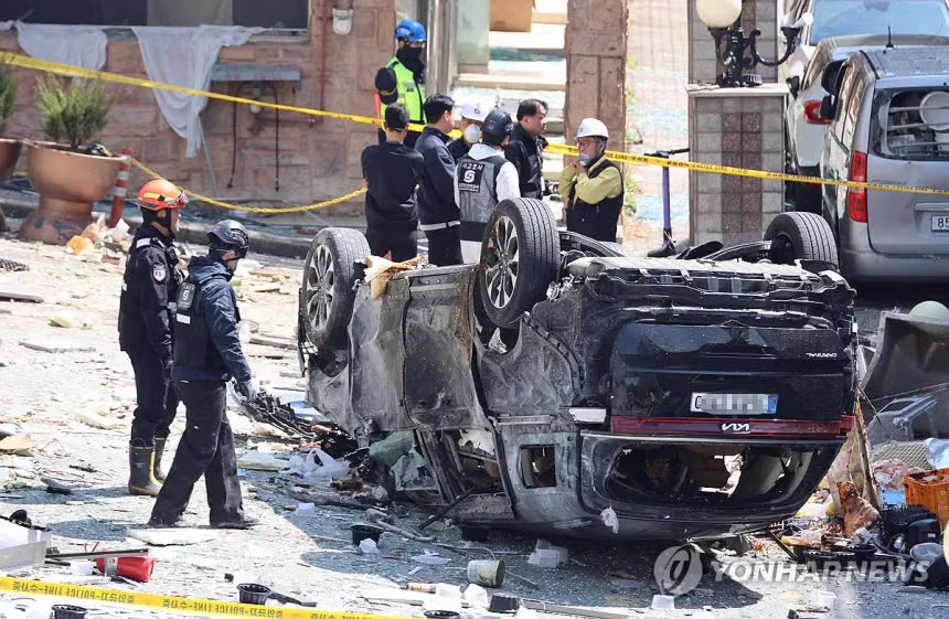 오늘 새벽 청주 가스 폭발사고 CCTV 영상 ㄷㄷㄷㄷㄷㄷㄷ 3