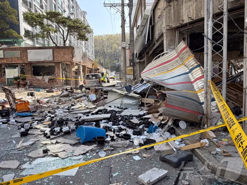 오늘 새벽 청주 가스 폭발사고 CCTV 영상 ㄷㄷㄷㄷㄷㄷㄷ 4