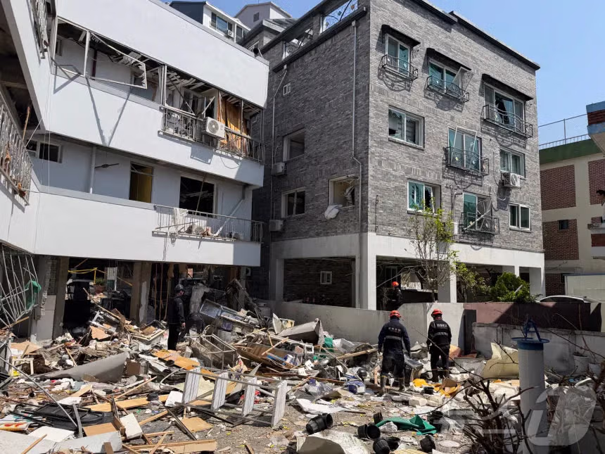 오늘 새벽 청주 가스 폭발사고 CCTV 영상 ㄷㄷㄷㄷㄷㄷㄷ 5