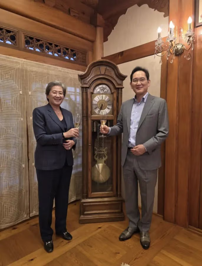 AMD CEO 리사수 네이버 삼성전자 방문 얼굴 표정 변화.jpg 4