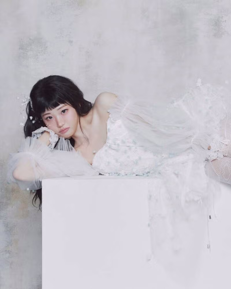 QWER 4th Mini Album ‘CEREMONY’ Concept photo #HINA 4