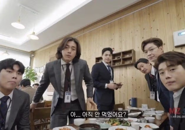 여성 공무원이 남초 직장에서 놀라는 점 jpg. 2