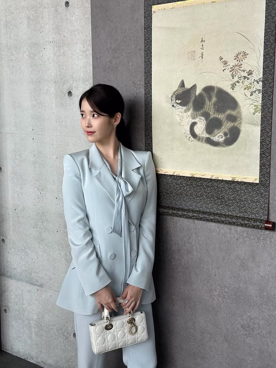 아이유 인스타 업뎃 🥚🐣 2.3부 비하인드 6