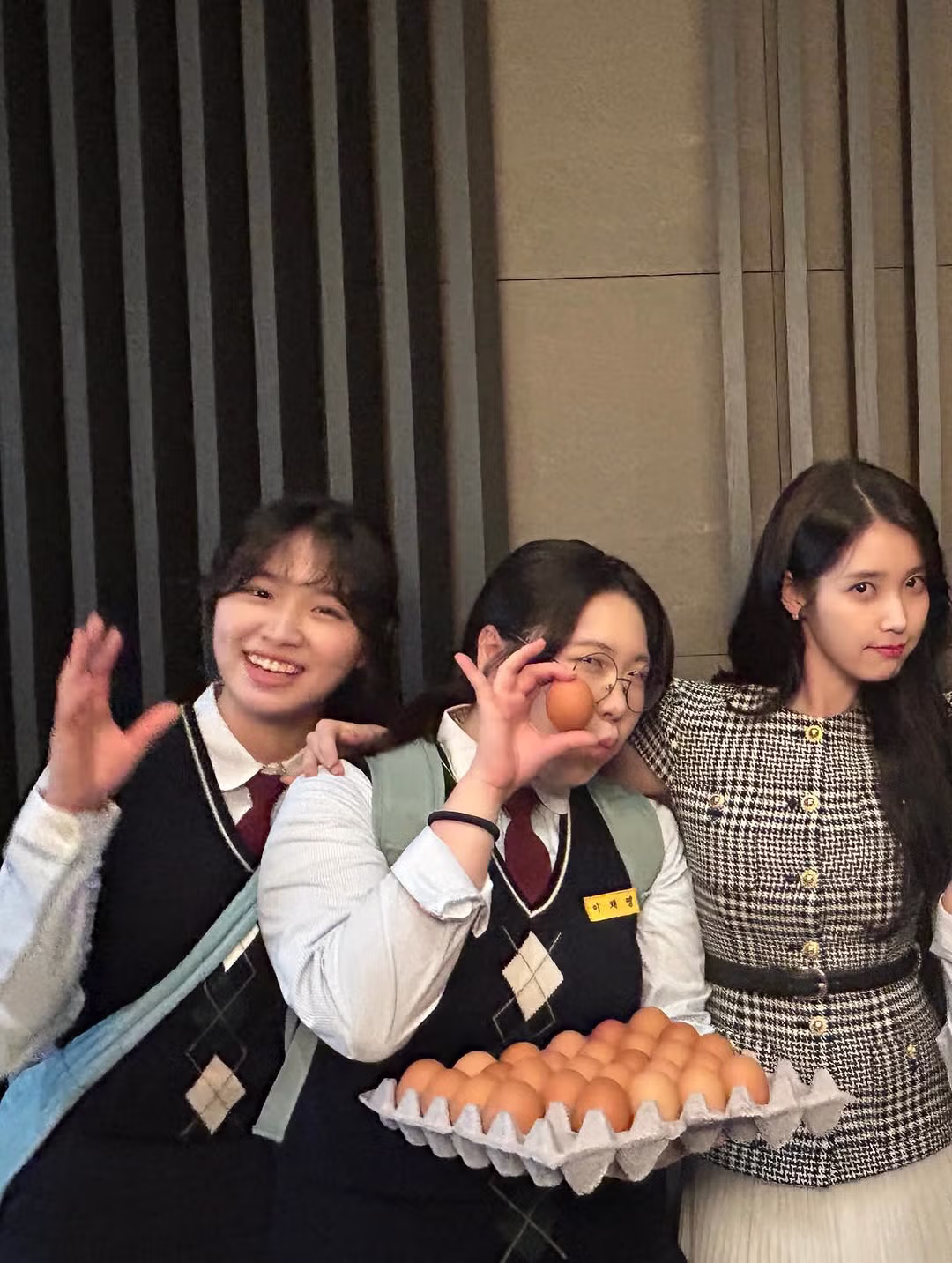 아이유 인스타 업뎃 🥚🐣 2.3부 비하인드 10