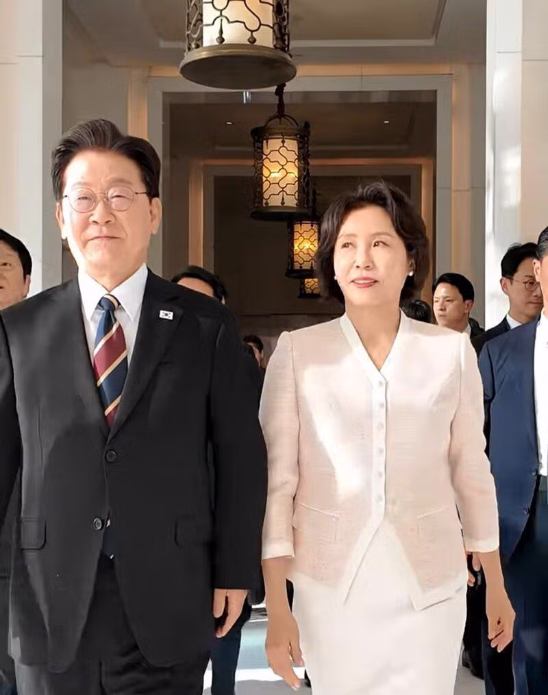 이대통령내외 인도 도착 환영식 10