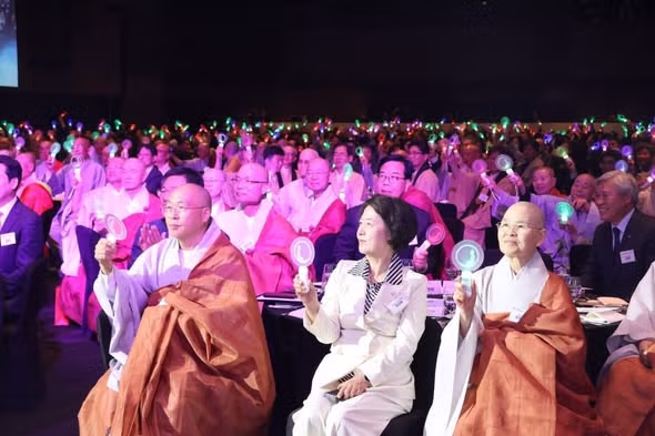 올해로써 2570주년인 것(feat. 추미애) 4