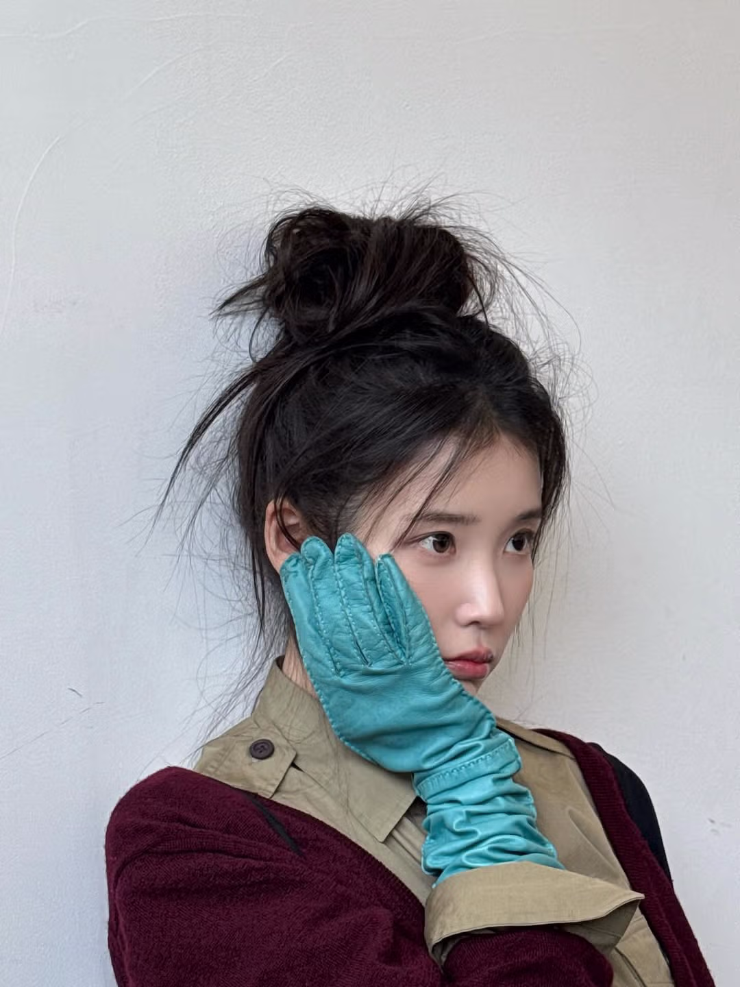 아이유 인스타 코스모폴리탄 화보 비하인드 사진 업뎃 (with 이연) - 밈카세