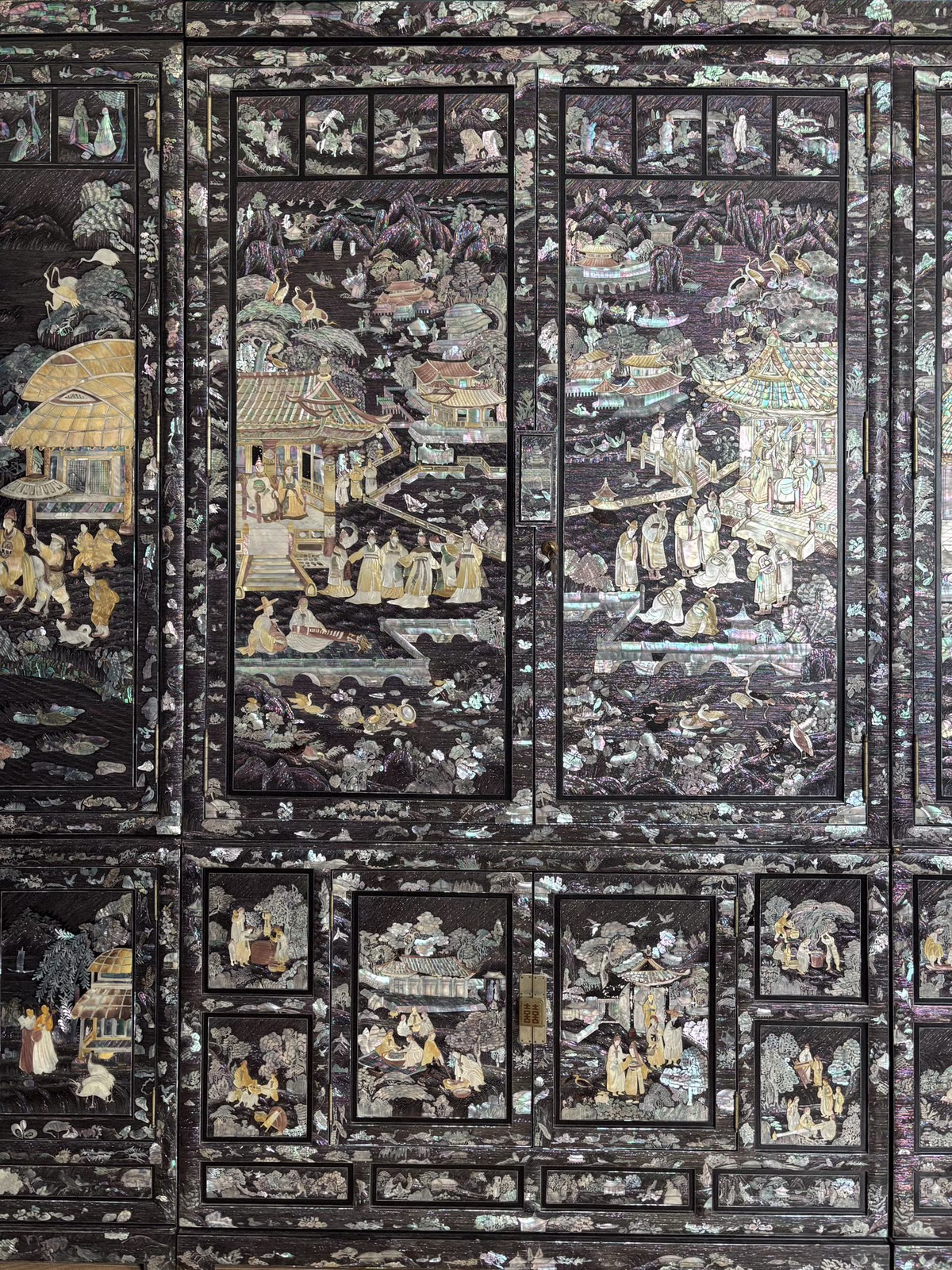 울집 찐부자였던 시절 친할머니가 주문제작해서 쓰던 자개장 - 밈카세