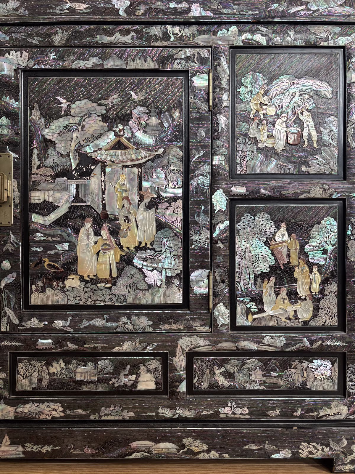 울집 찐부자였던 시절 친할머니가 주문제작해서 쓰던 자개장 - 밈카세