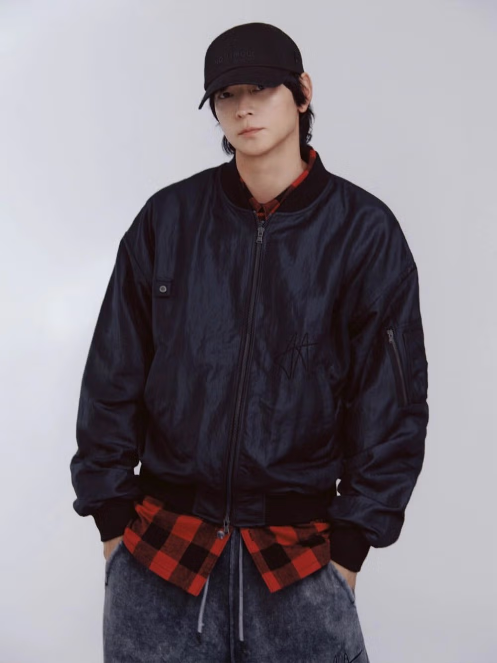 강동원 쇼핑몰 4월에 올라온 새 사진들 - 밈카세