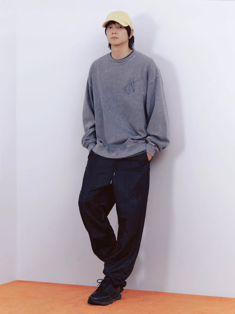 강동원 쇼핑몰 4월에 올라온 새 사진들 - 밈카세