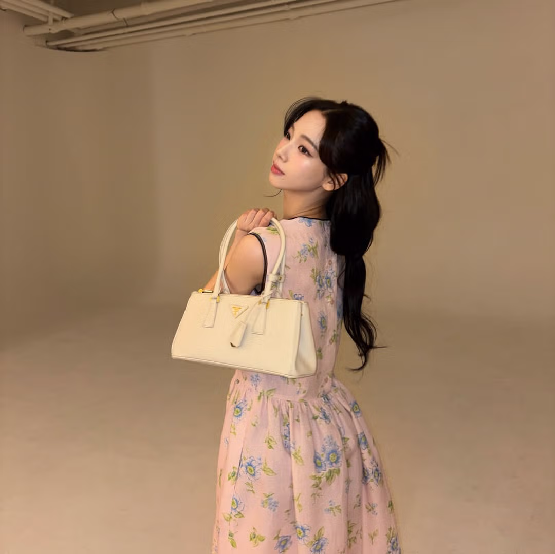 카리나 인스타 업뎃(프라다) - 밈카세