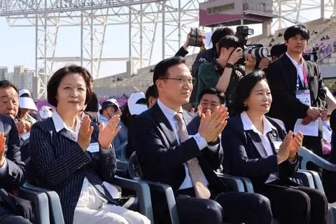 추미애 '진심으로 축하드립니다.' - 밈카세