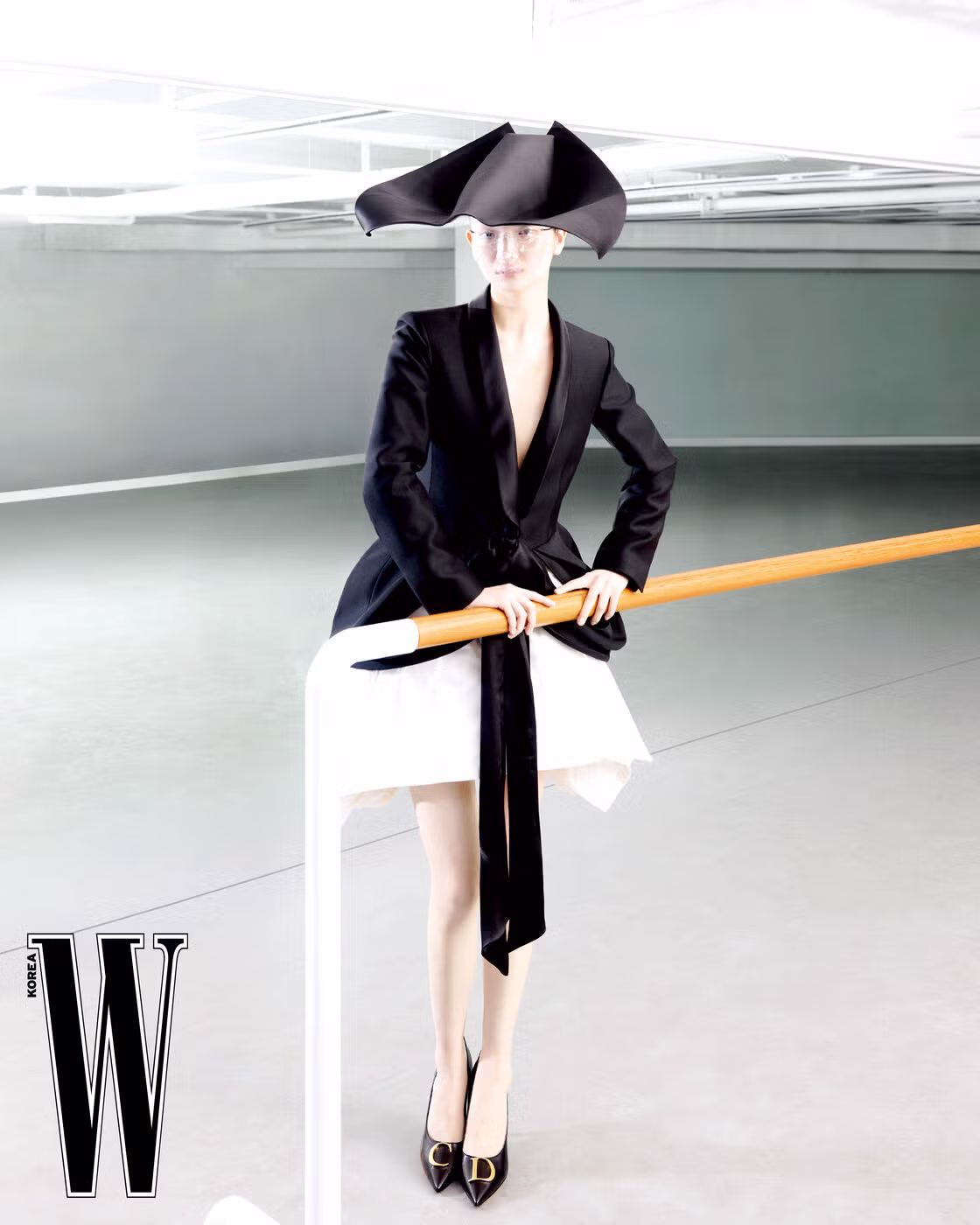 요즘 디올이 푸쉬하고 있는 모자...............jpg - 밈카세