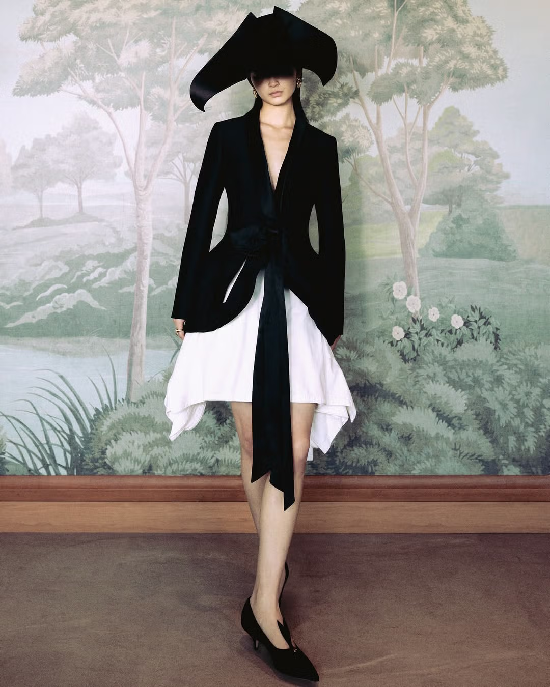 요즘 디올이 푸쉬하고 있는 모자...............jpg - 밈카세