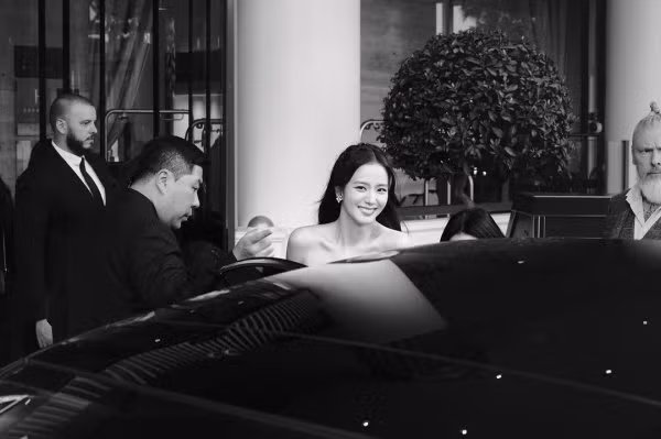 개인 소속사 공계에 올라온 블랙핑크 지수 칸 시리즈 참석 및 수상 사진 & 영상 - 밈카세