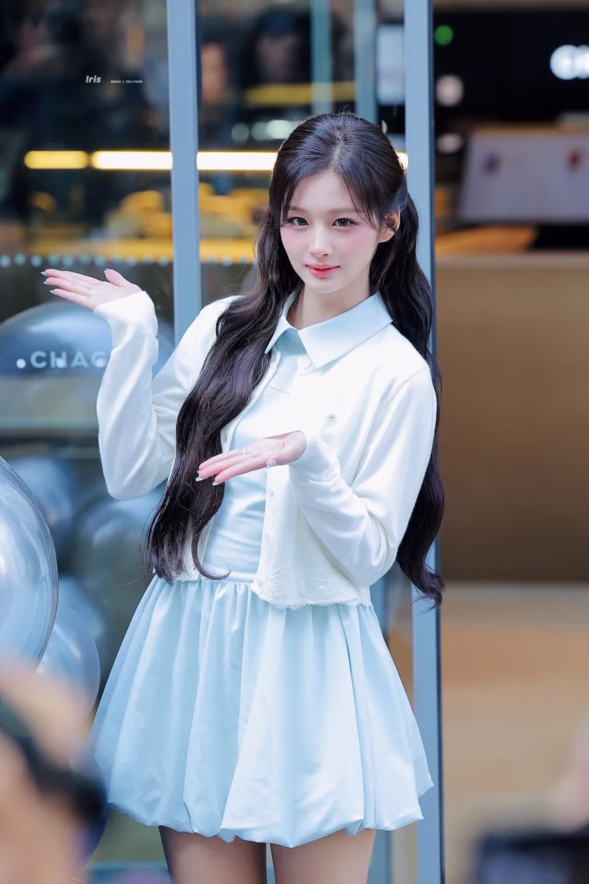 오늘 차지 밀크티 오픈 행사에서 미모 갱신한 엔믹스 설윤.JPG - 밈카세