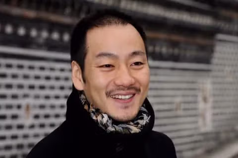 모발이식 후 초대박난 배우.jpg - 밈카세