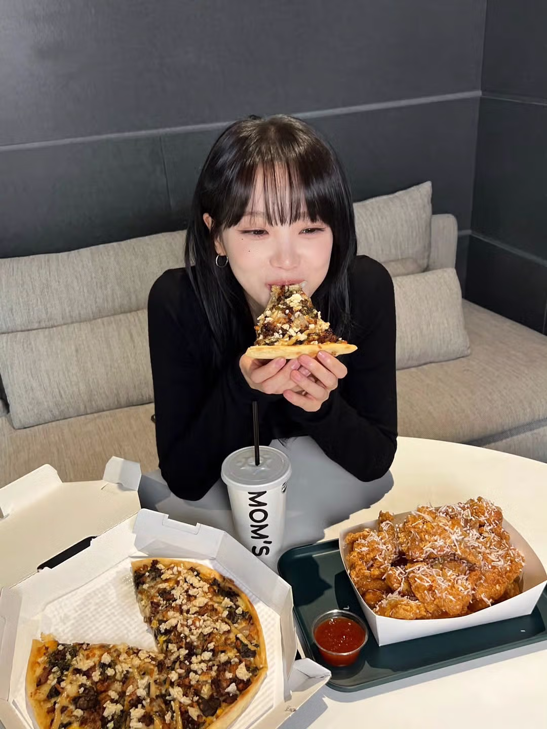 김채원 인스타 ㄷㄷㄷ - 더쿠 인기글 이미지 2 - 밈카세
