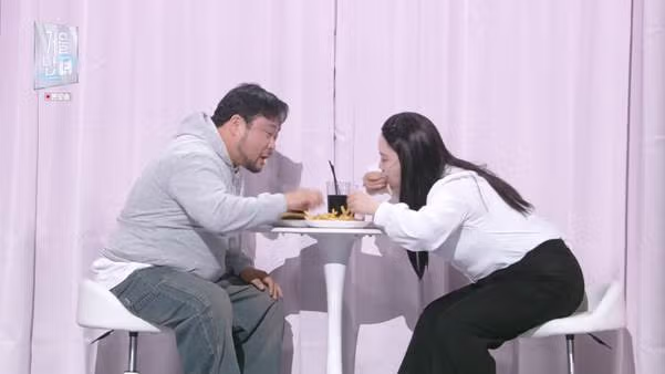 소개팅 남자의 말을 들은 후 어떤 여자의 행동.jpg - 와이고수 인기글 이미지 5 - 밈카세