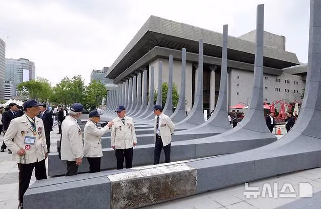 광화문 감사의 정원 상세 모습 - 디시인사이드 인기글 이미지 2 - 밈카세