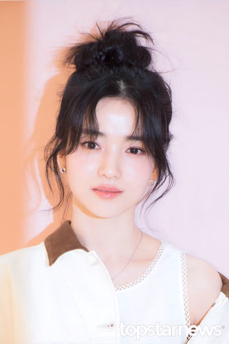 메이크업 담당자 변경 후 분위기가 달라진 김태리 - 인벤 인기글 이미지 11 - 밈카세