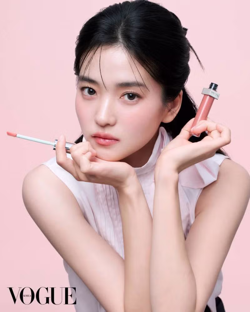 메이크업 담당자 변경 후 분위기가 달라진 김태리 - 인벤 인기글 이미지 13 - 밈카세
