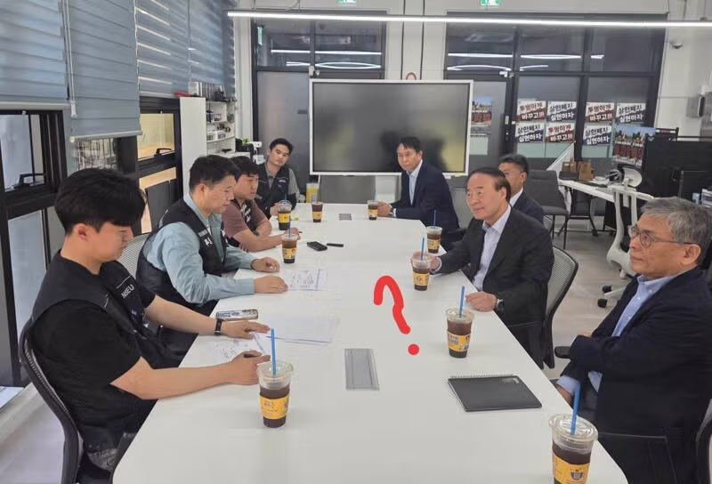 같은 장소에서 나누는 전혀 다른 대화 - MLB파크 인기글 이미지 1 - 밈카세
