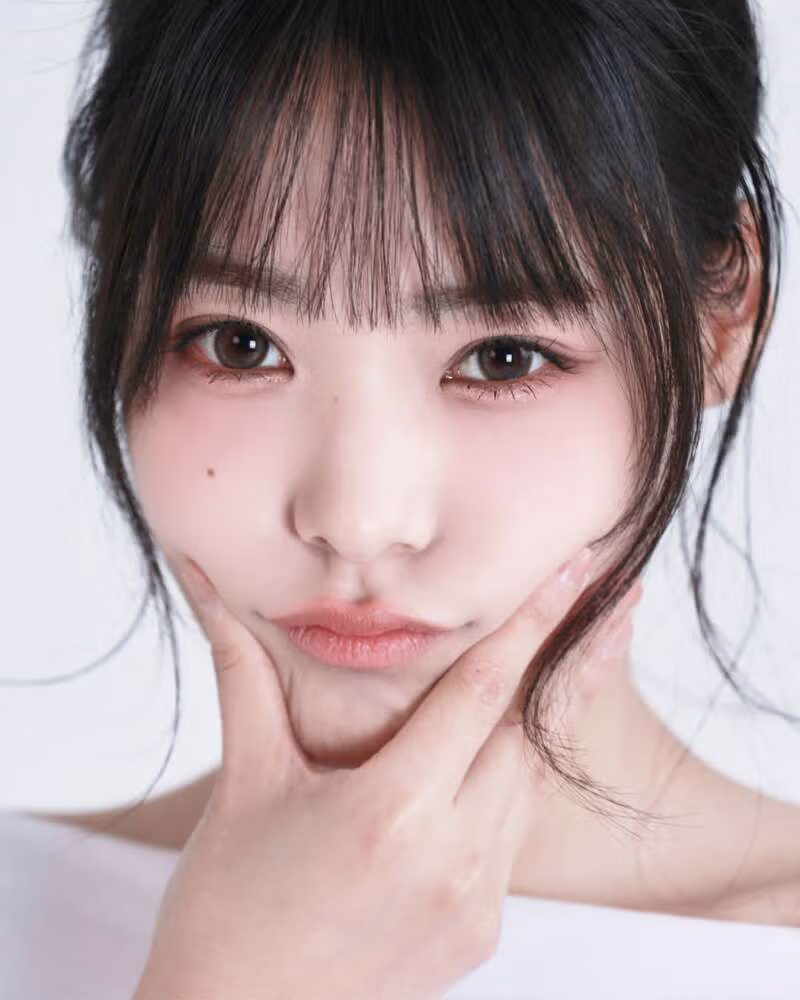 QWER 시요밍의 생일을 축하하는 공식 인스타그램 게시물 - MLB파크 인기글 이미지 2 - 밈카세