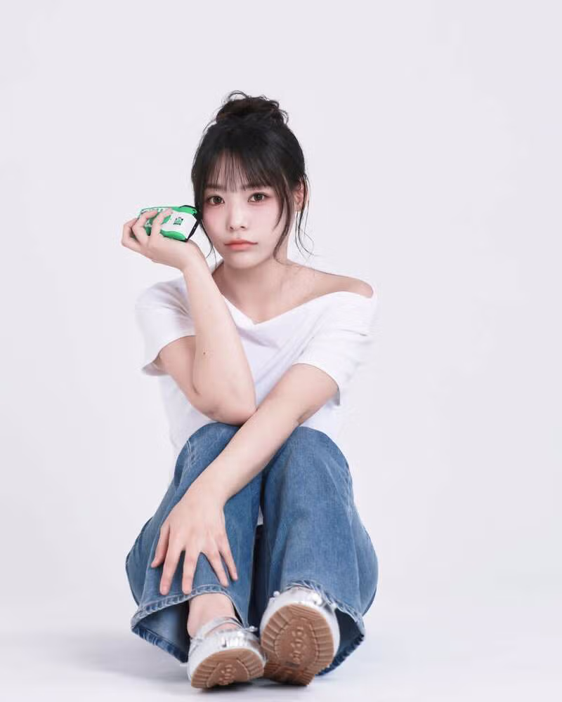 QWER 시요밍의 생일을 축하하는 공식 인스타그램 게시물 - MLB파크 인기글 이미지 5 - 밈카세