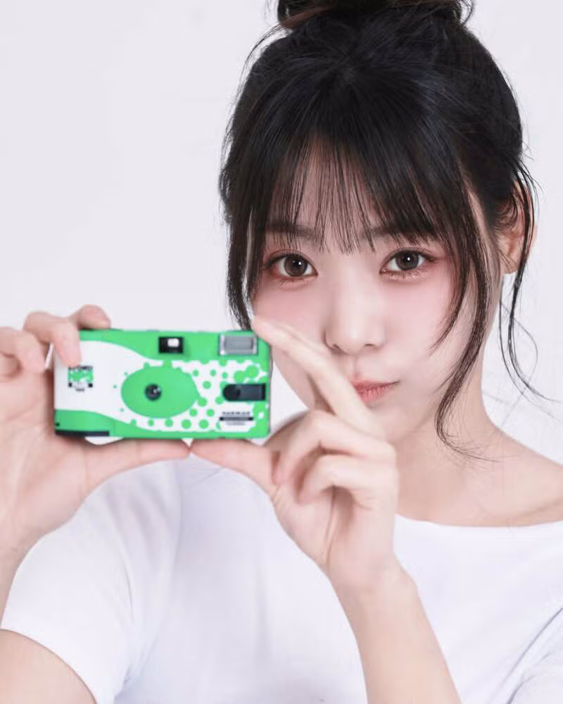 QWER 시요밍의 생일을 축하하는 공식 인스타그램 게시물 - MLB파크 인기글 이미지 6 - 밈카세
