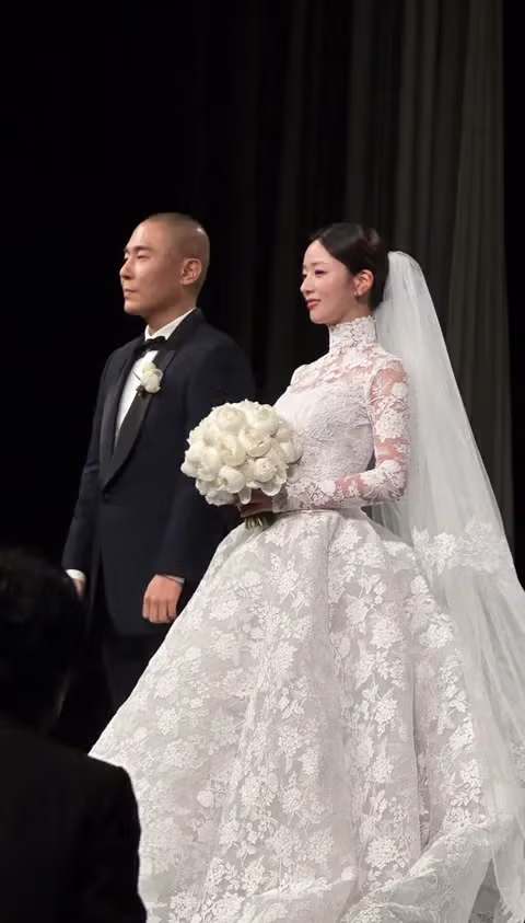 윤보미 결혼식에서 축가 부르는 스테이씨 - 더쿠 인기글 이미지 2 - 밈카세