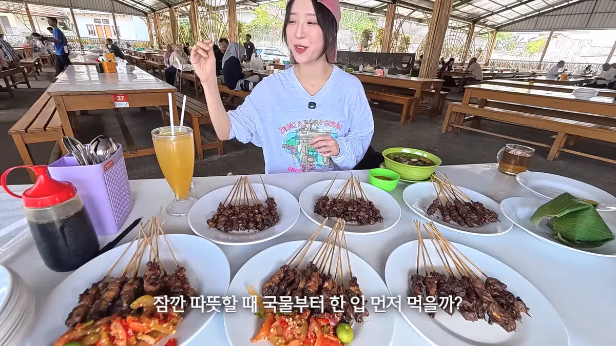 인도네시아에서 적당히 먹겠다는 쯔양의 식사량 - 디시인사이드 인기글 이미지 5 - 밈카세