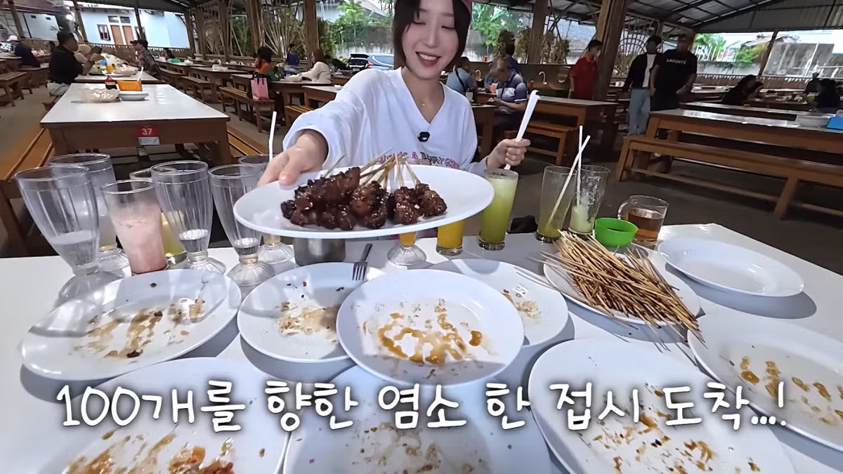 인도네시아에서 적당히 먹겠다는 쯔양의 식사량 - 디시인사이드 인기글 이미지 10 - 밈카세