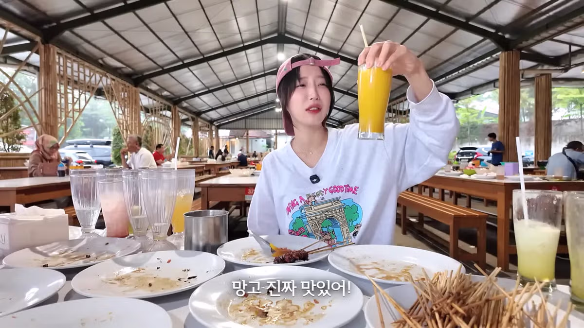 인도네시아에서 적당히 먹겠다는 쯔양의 식사량 - 디시인사이드 인기글 이미지 14 - 밈카세