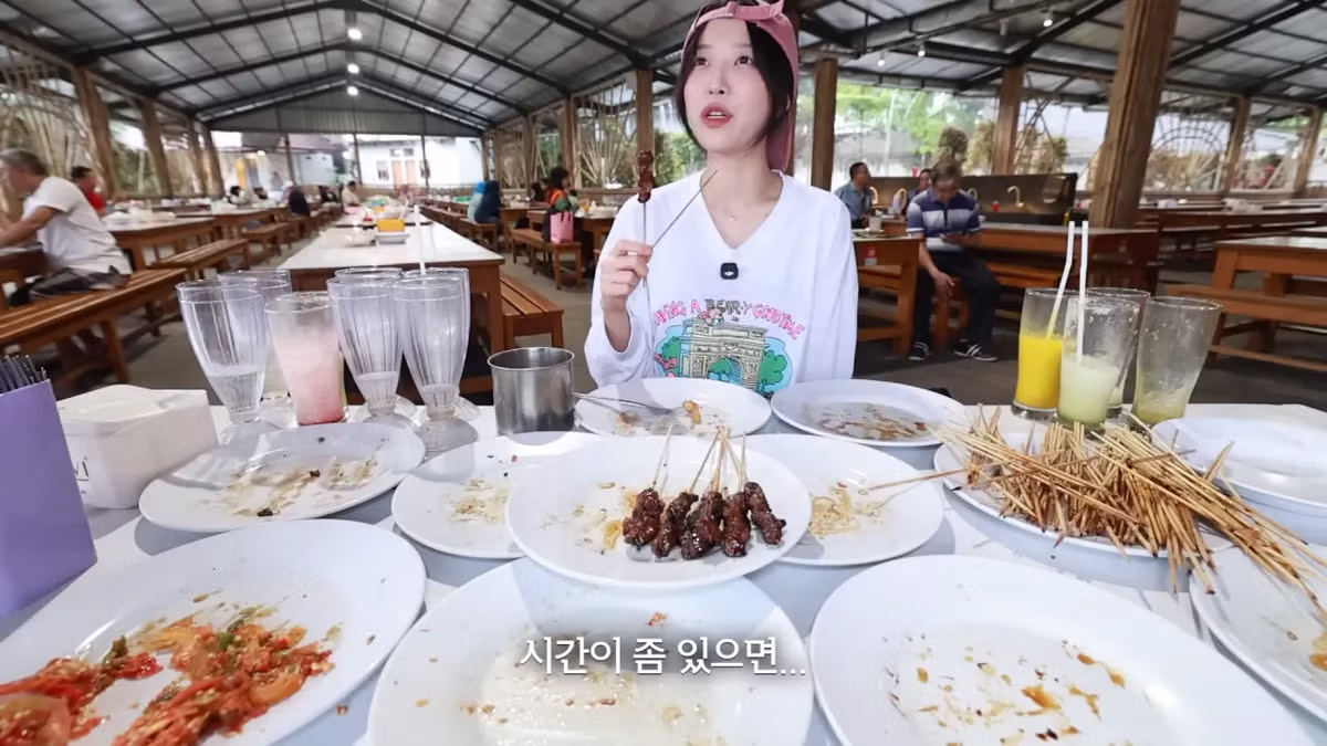 인도네시아에서 적당히 먹겠다는 쯔양의 식사량 - 디시인사이드 인기글 이미지 19 - 밈카세