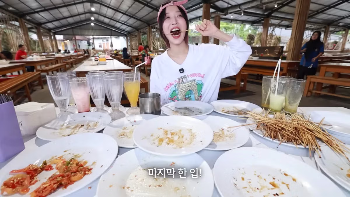 인도네시아에서 적당히 먹겠다는 쯔양의 식사량 - 디시인사이드 인기글 이미지 29 - 밈카세