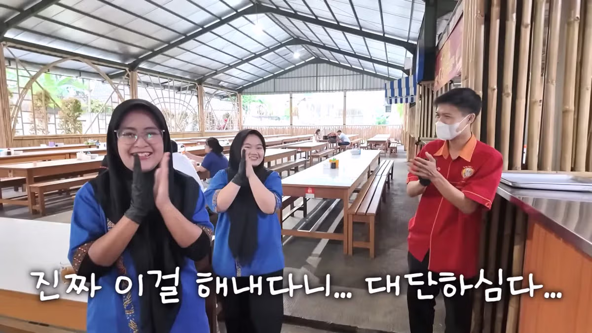 인도네시아에서 적당히 먹겠다는 쯔양의 식사량 - 디시인사이드 인기글 이미지 31 - 밈카세